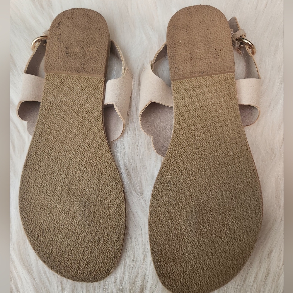 Women's Cream Scalloped Sandals Size~6 - Picture 6 of 8